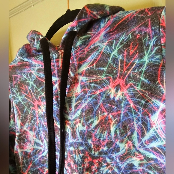 BNWOT psychedelic cropped colorful hippie raver hoodie - Picture 4 of 11